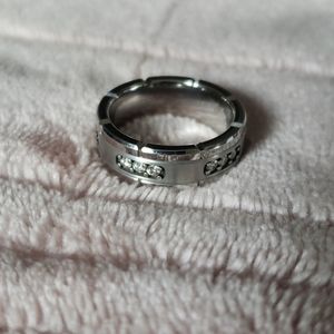 Helzberg Diamonds men's wedding band